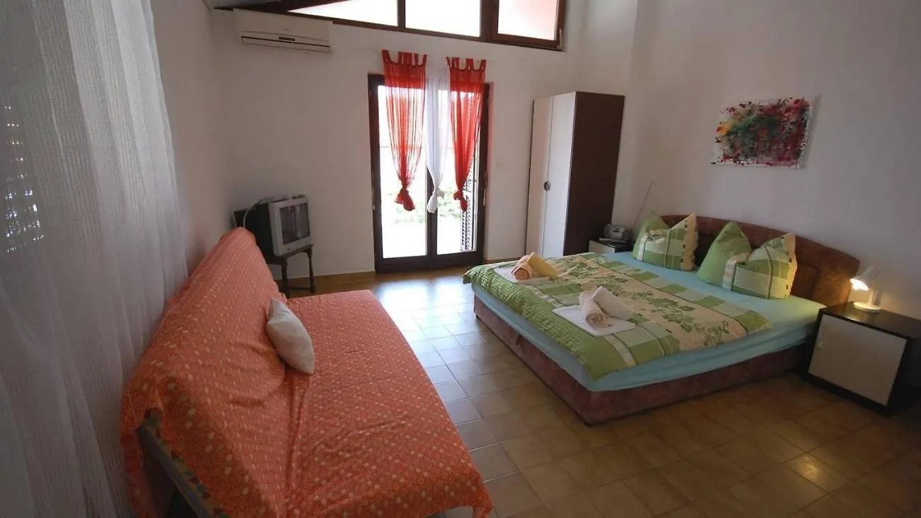 Apartments With A Parking Space Njivice, Krk - 21726 Croatia